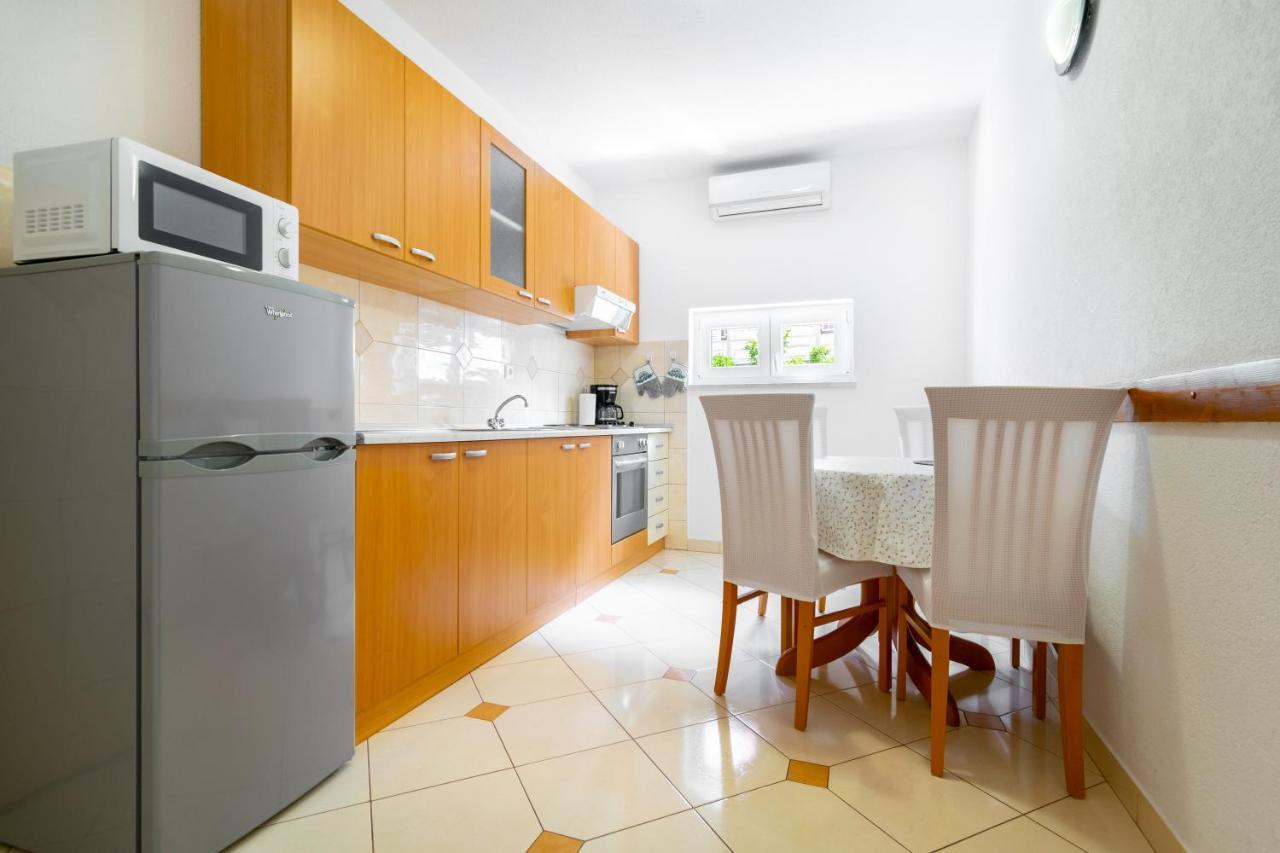 Apartment Roko *